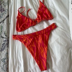 Skatie Bikini 👙 | Like New! |